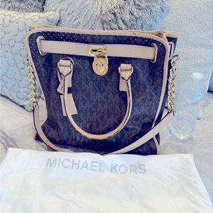 Large SIGNATURE MICHAEL KORS BAG